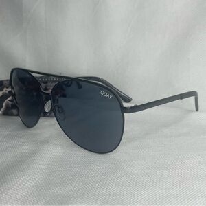 Quay Australia Vivienne Sunglasses Unisex Metal Aviator Black Frame Smoke Lens